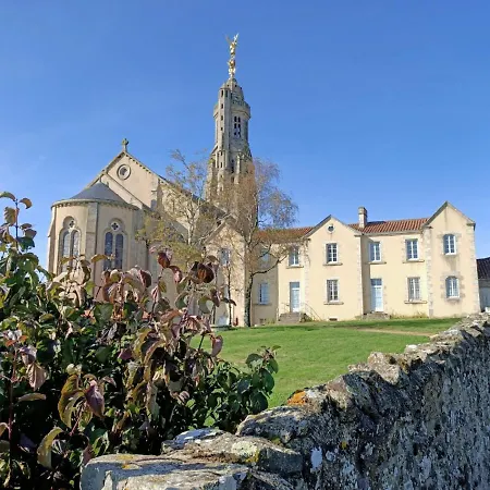 Holiday home Atypique De Vendee 10mn Puy Dufou *