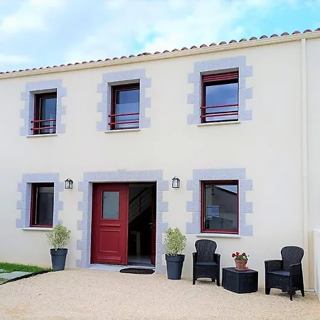 Holiday home Atypique De Vendee 10mn Puy Dufou